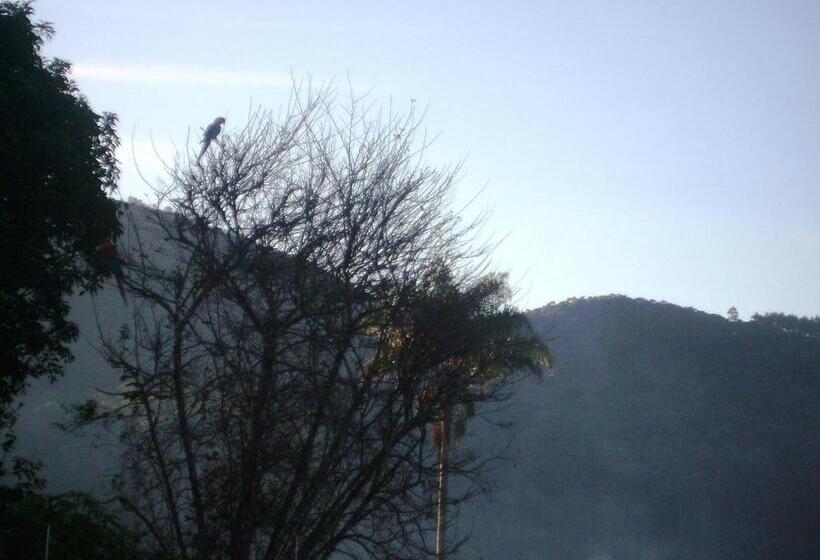 پانسیون Hostel E Pousada Solar