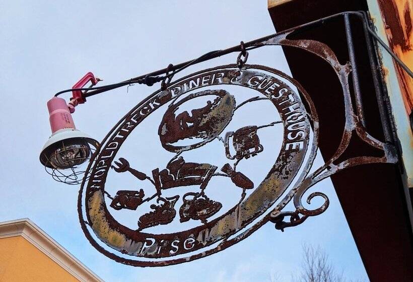 Pensão Worldtreck Dinner & Guesthouse Pise