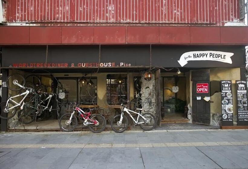 Pensão Worldtreck Dinner & Guesthouse Pise