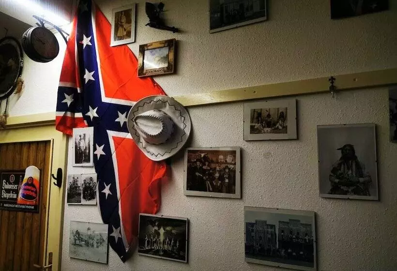 Retkeilymaja Camping At Sheriff