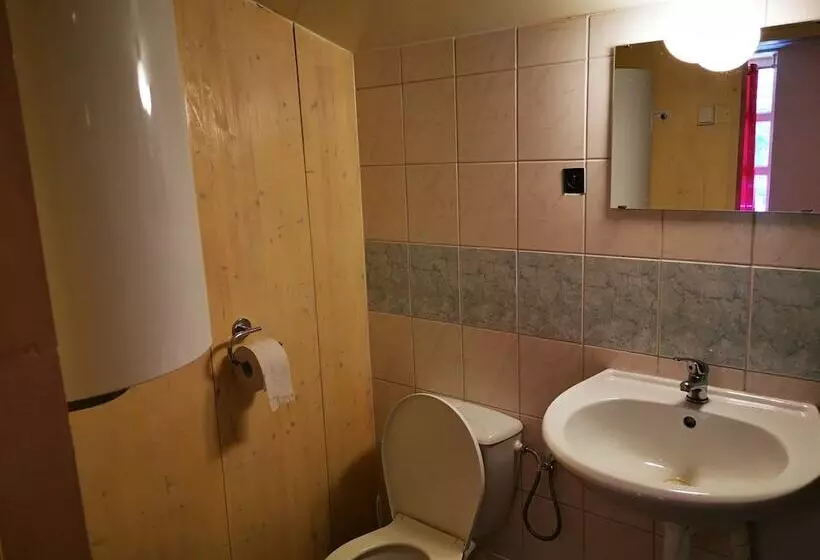 Retkeilymaja Camping At Sheriff