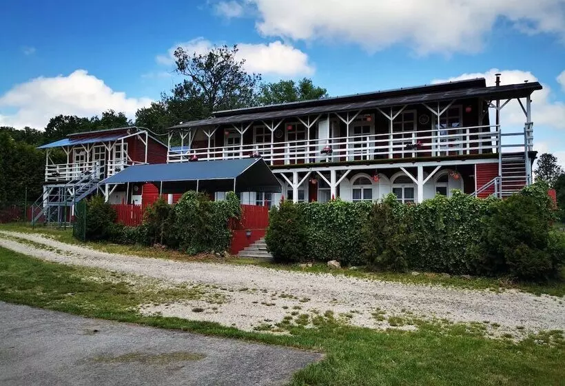 Retkeilymaja Camping At Sheriff