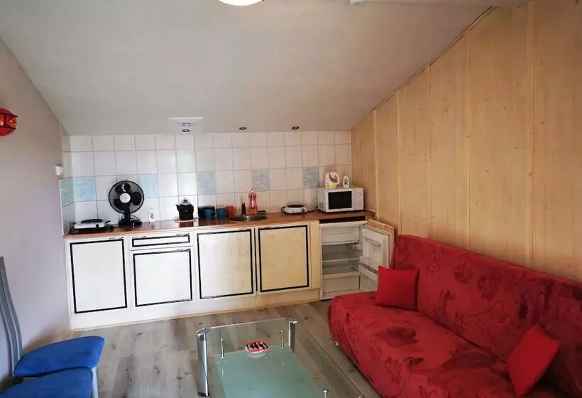 Retkeilymaja Camping At Sheriff