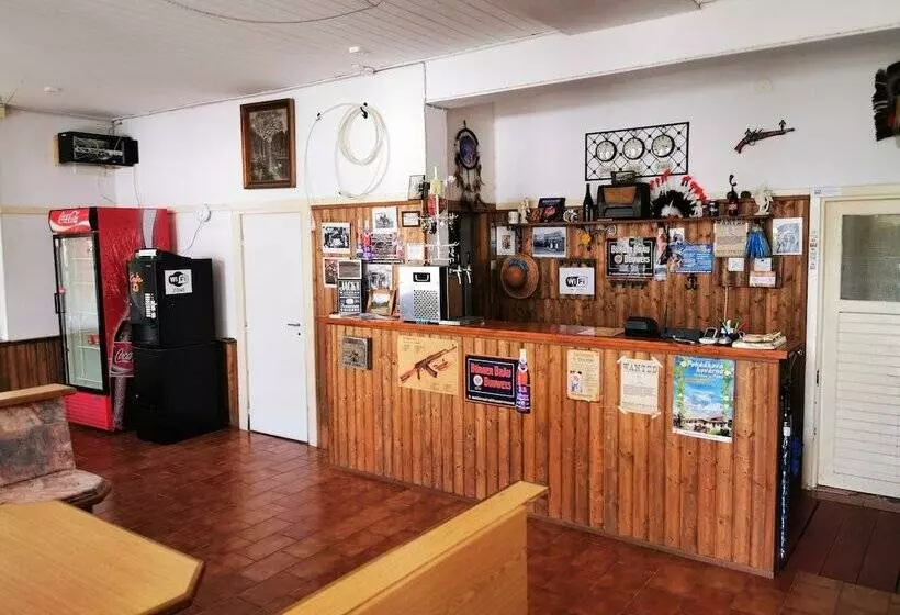 Retkeilymaja Camping At Sheriff