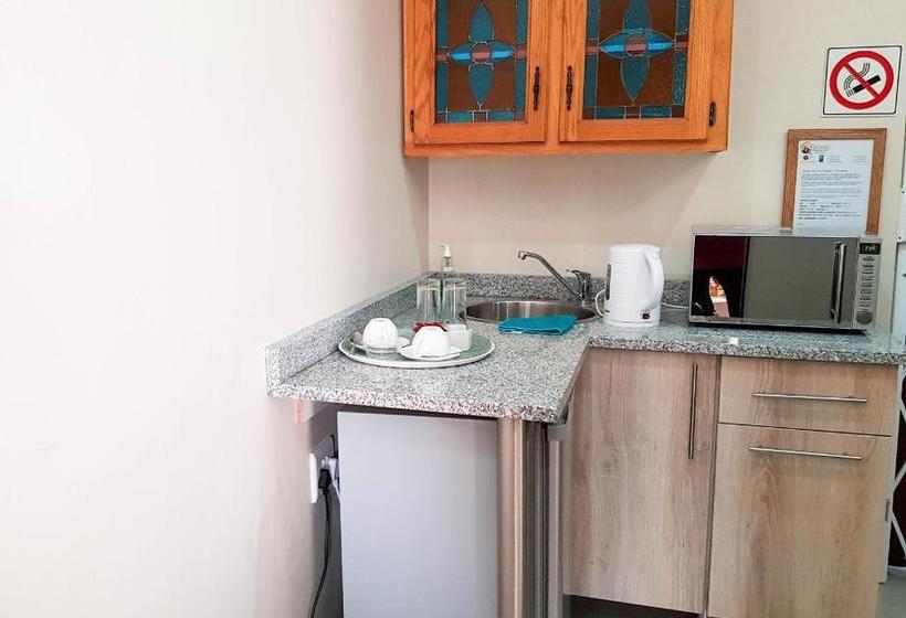 פנסיון Dormio Manor Guest Lodge