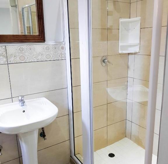 פנסיון Dormio Manor Guest Lodge