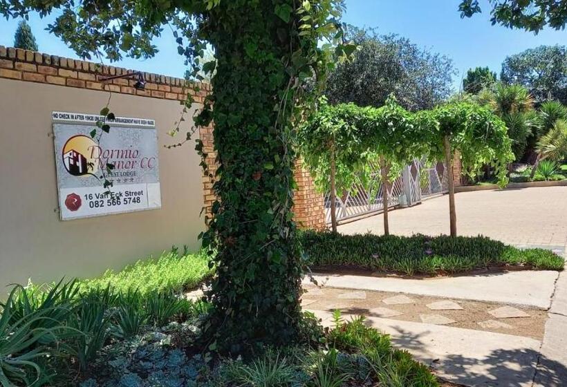 פנסיון Dormio Manor Guest Lodge