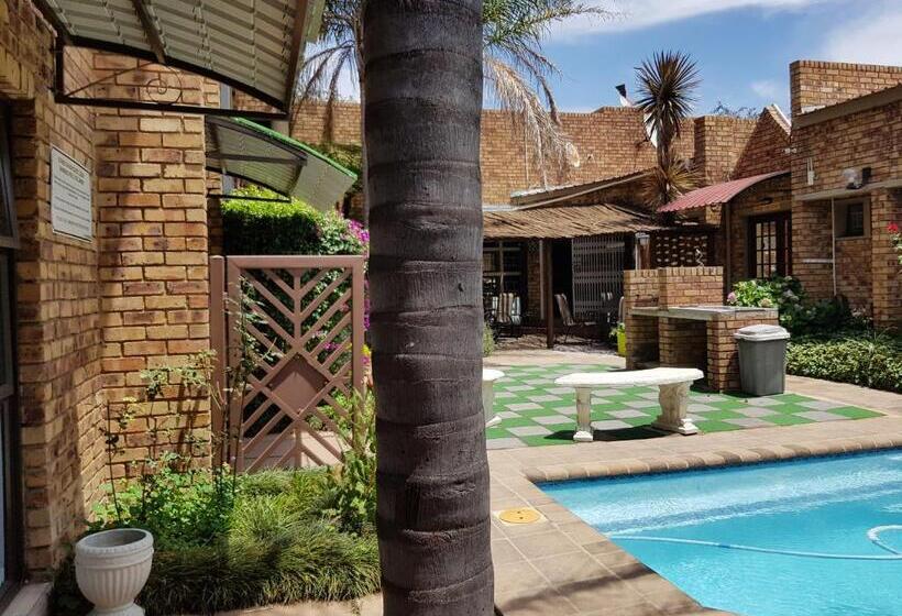 פנסיון Dormio Manor Guest Lodge