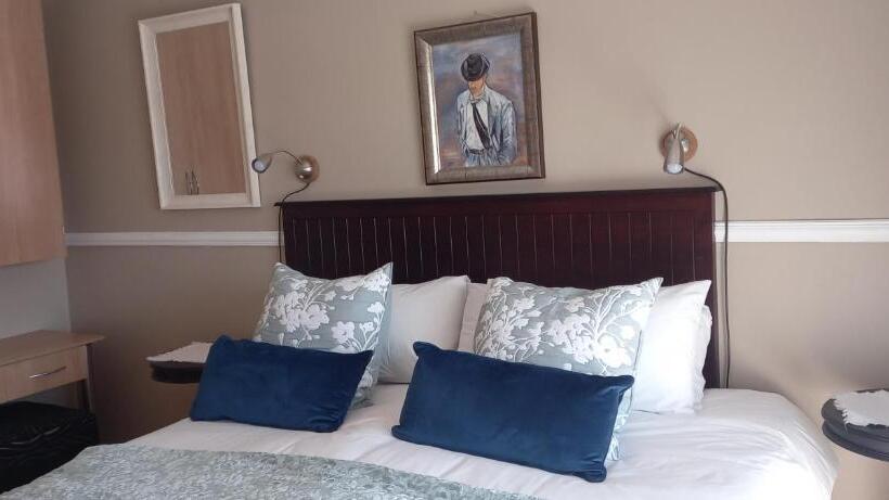 פנסיון Dormio Manor Guest Lodge