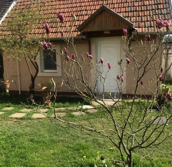 Majatalo Guest House Rózsakert