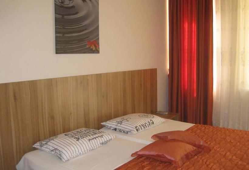 پانسیون Private Rooms Silvia