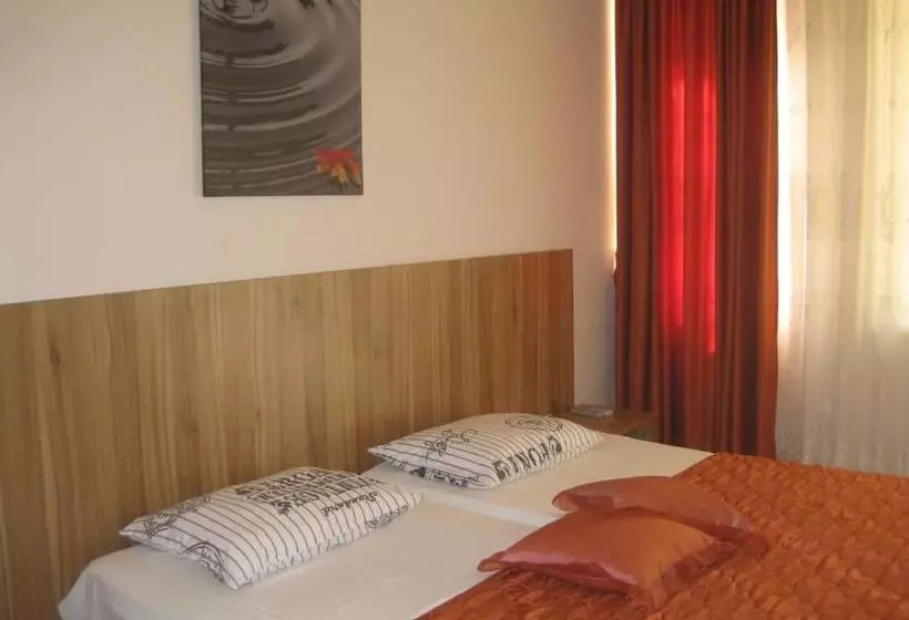 ペンション Private Rooms Silvia