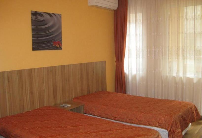 پانسیون Private Rooms Silvia