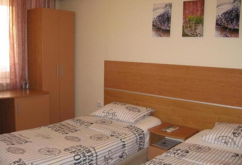 پانسیون Private Rooms Silvia