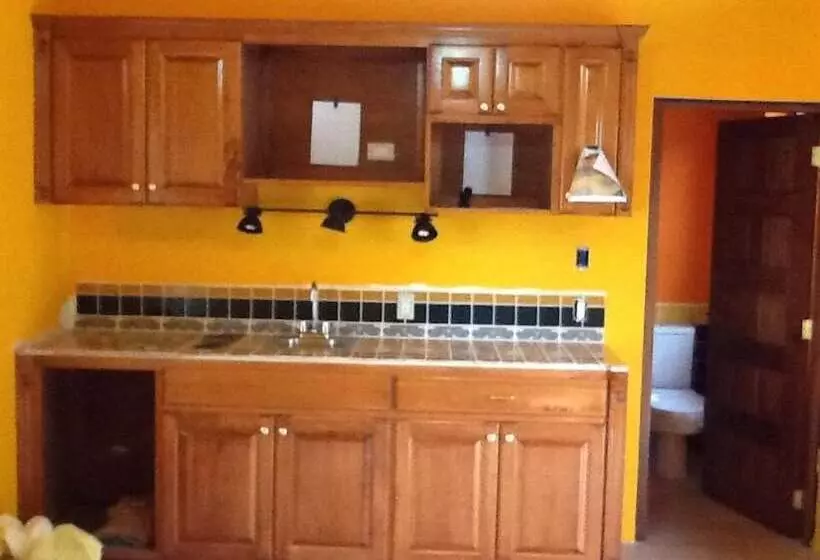 Retkeilymaja Bamboleo Inn Belize