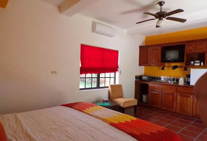 Retkeilymaja Bamboleo Inn Belize