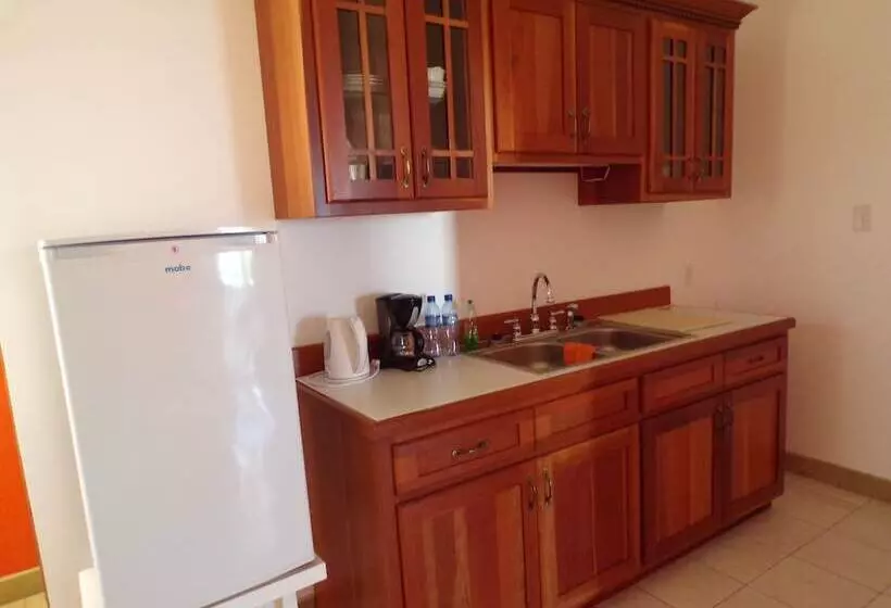 Retkeilymaja Bamboleo Inn Belize