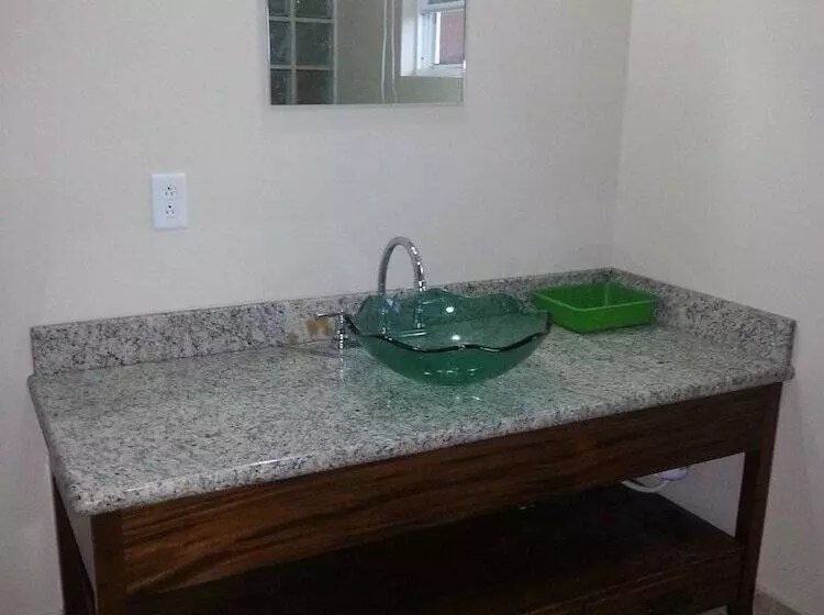 Retkeilymaja Bamboleo Inn Belize