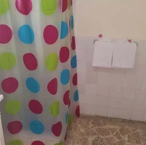 هاستل Paradise Inn