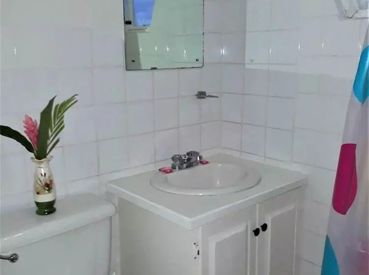 هاستل Paradise Inn