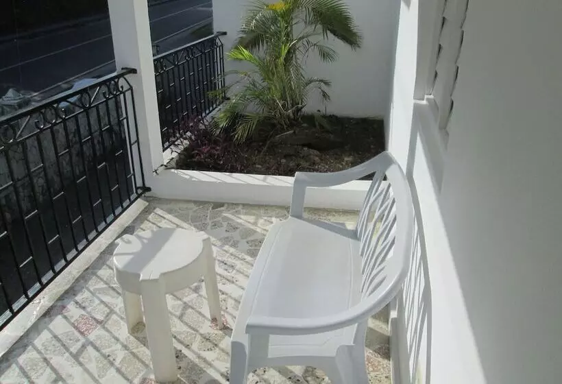 هاستل Paradise Inn