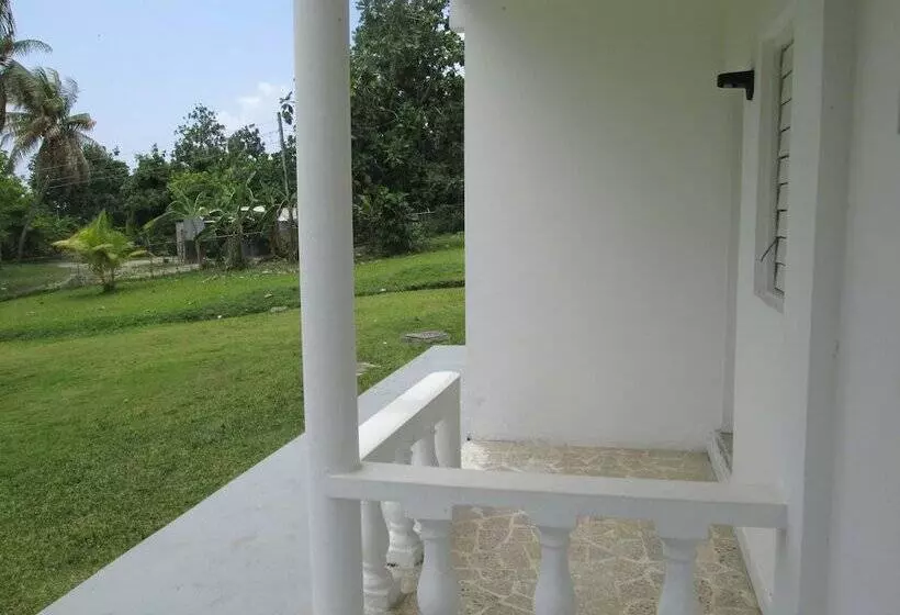 هاستل Paradise Inn