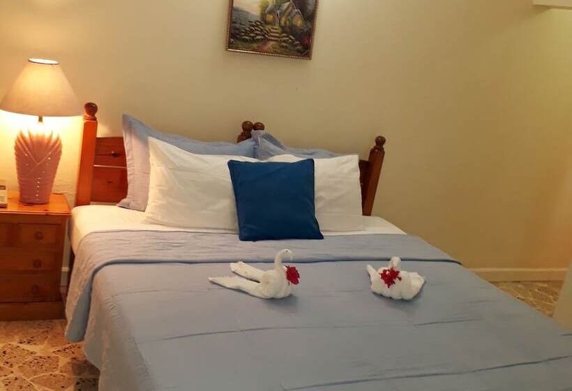 هاستل Paradise Inn