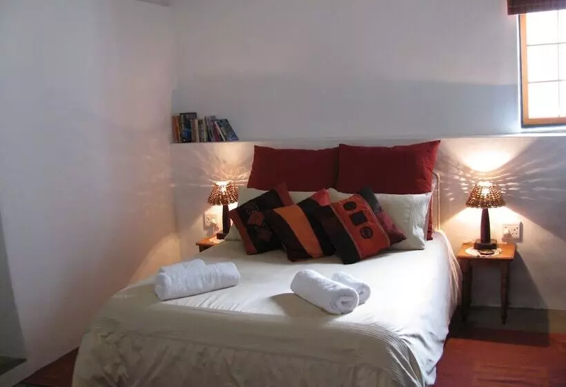 Hotelli Die Ou Huis Accommodation