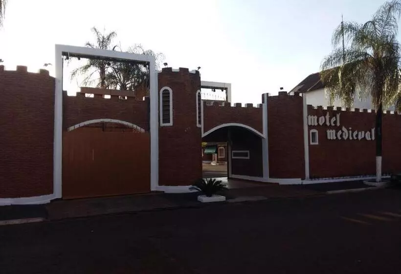 Medieval Motel E Hospedagem