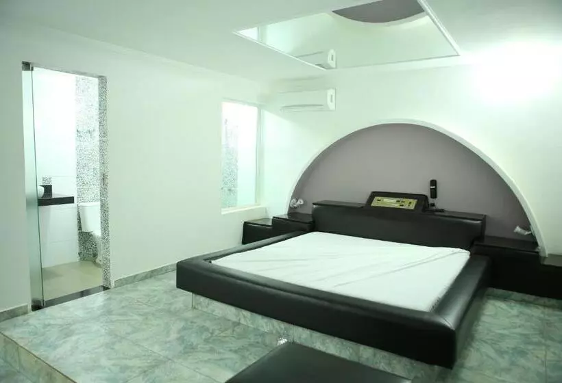 Medieval Motel E Hospedagem