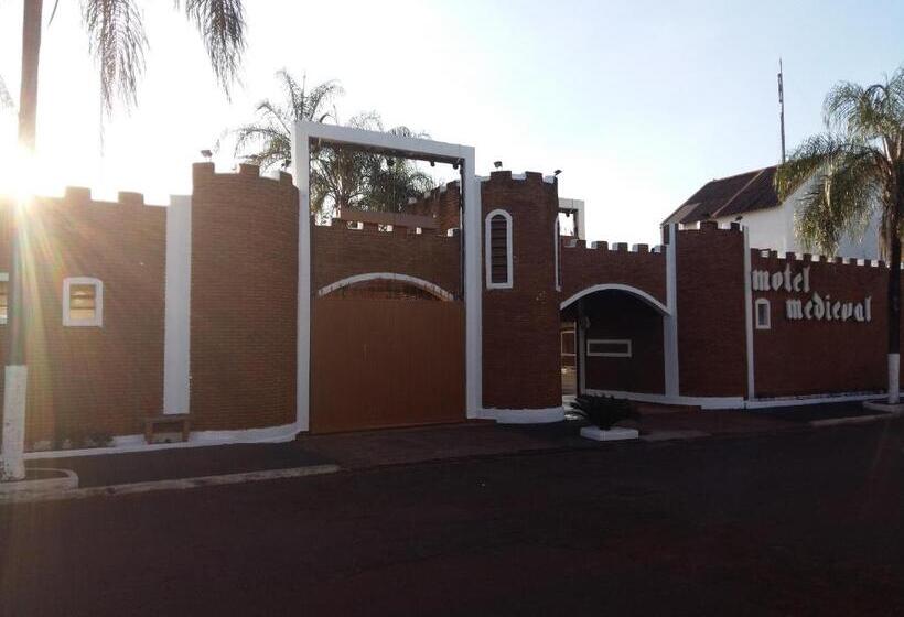 Medieval Motel E Hospedagem