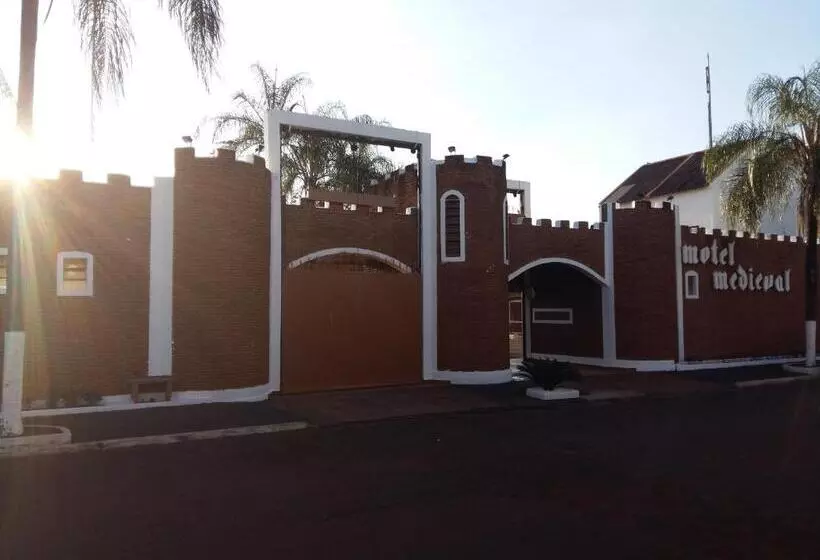 Medieval Motel E Hospedagem