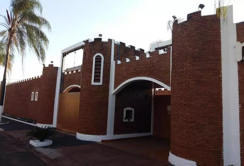 Medieval Motel E Hospedagem