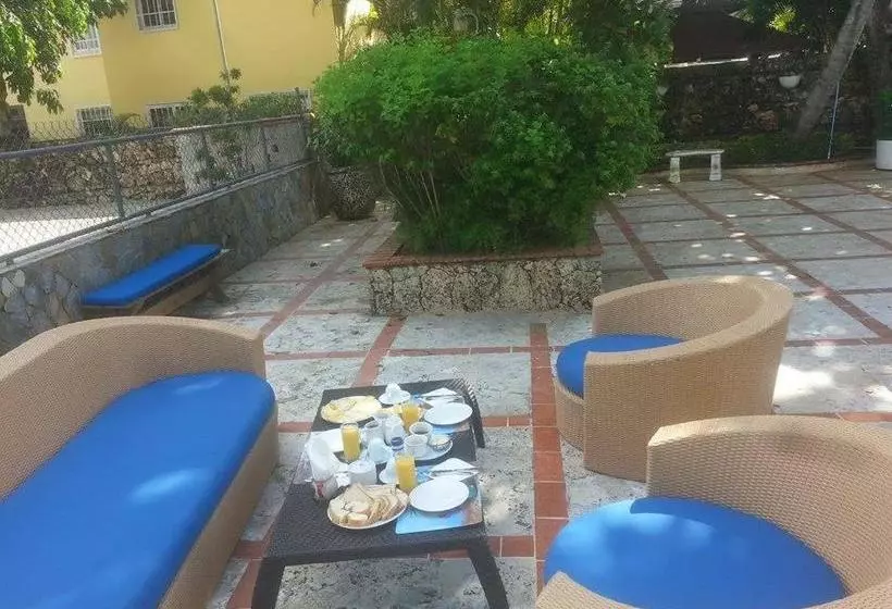 پانسیون D  Franchesis Hostal