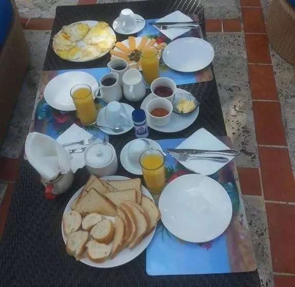 پانسیون D  Franchesis Hostal