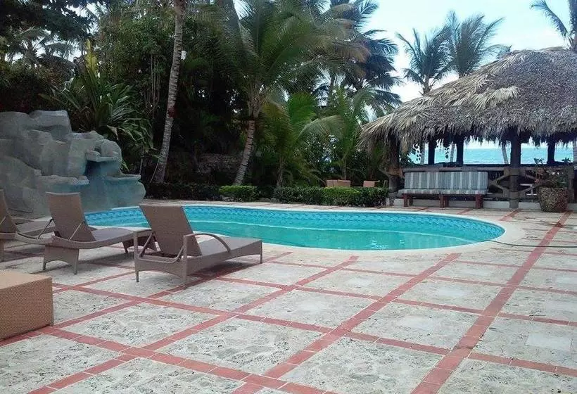 پانسیون D  Franchesis Hostal