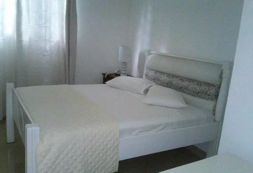 پانسیون D  Franchesis Hostal
