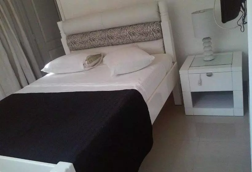 پانسیون D  Franchesis Hostal