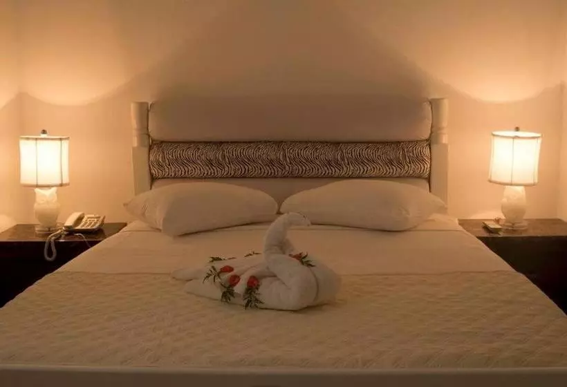 پانسیون D  Franchesis Hostal