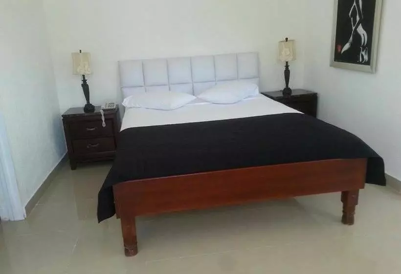 پانسیون D  Franchesis Hostal