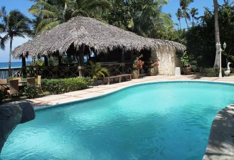 پانسیون D  Franchesis Hostal