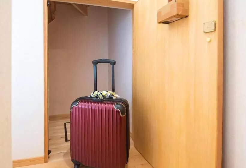 ペンション Guest House Wakabaya