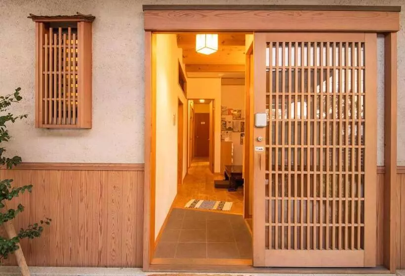 ペンション Guest House Wakabaya