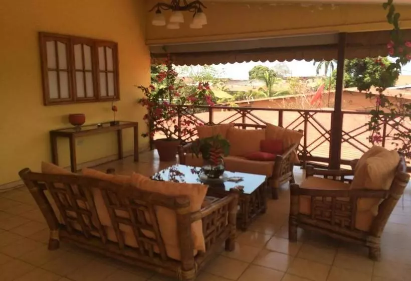 ペンション Hostal Doña Maria