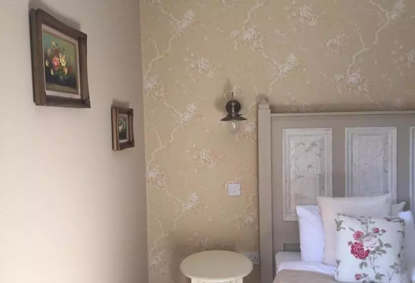 ペンション Riverbank, Country Pub And Guesthouse