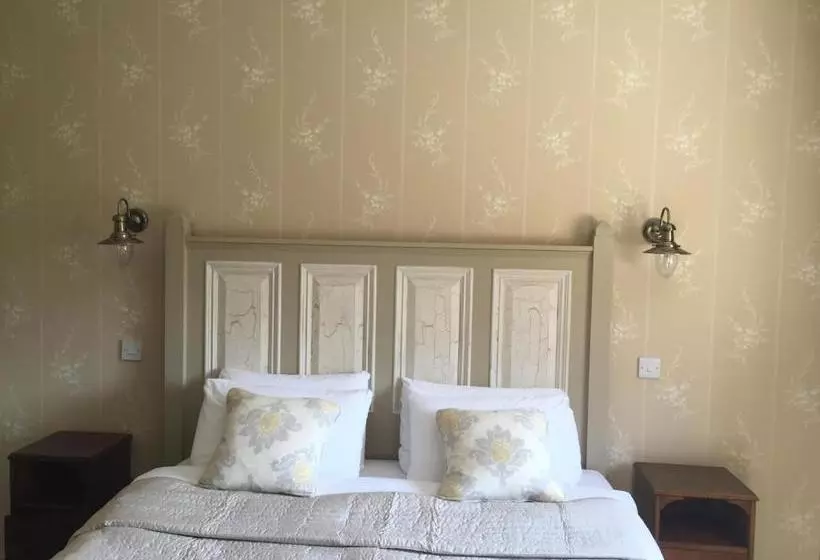 ペンション Riverbank, Country Pub And Guesthouse