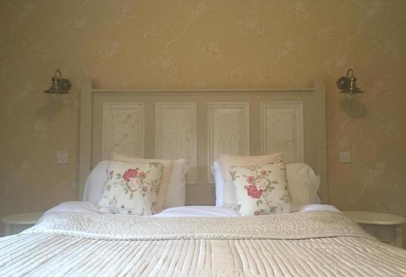 Pensão Riverbank, Country Pub And Guesthouse