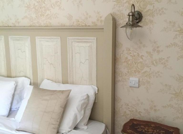 Pensão Riverbank, Country Pub And Guesthouse