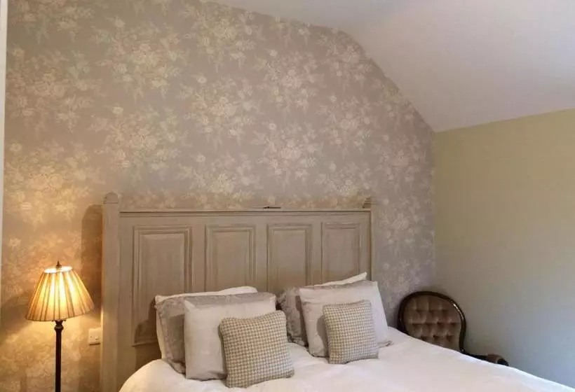 ペンション Riverbank, Country Pub And Guesthouse