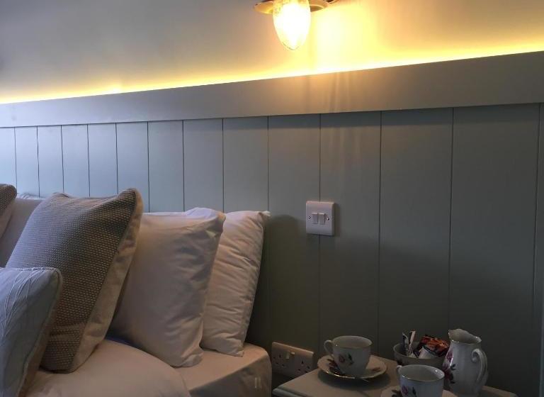 Pensão Riverbank, Country Pub And Guesthouse